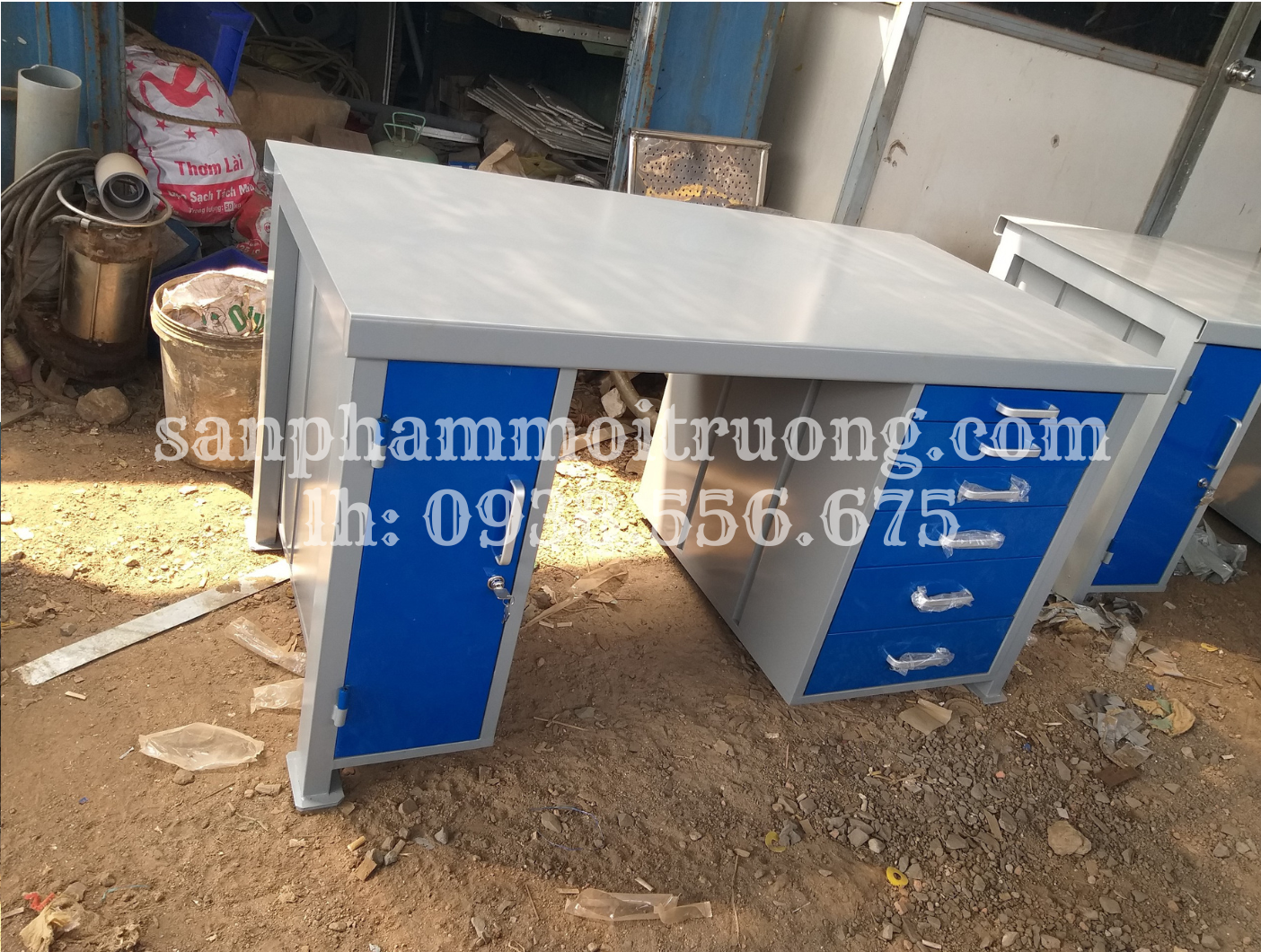 BÀN THAO TÁC TLB18