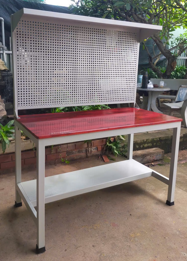 Bàn làm việc mặt gỗ 