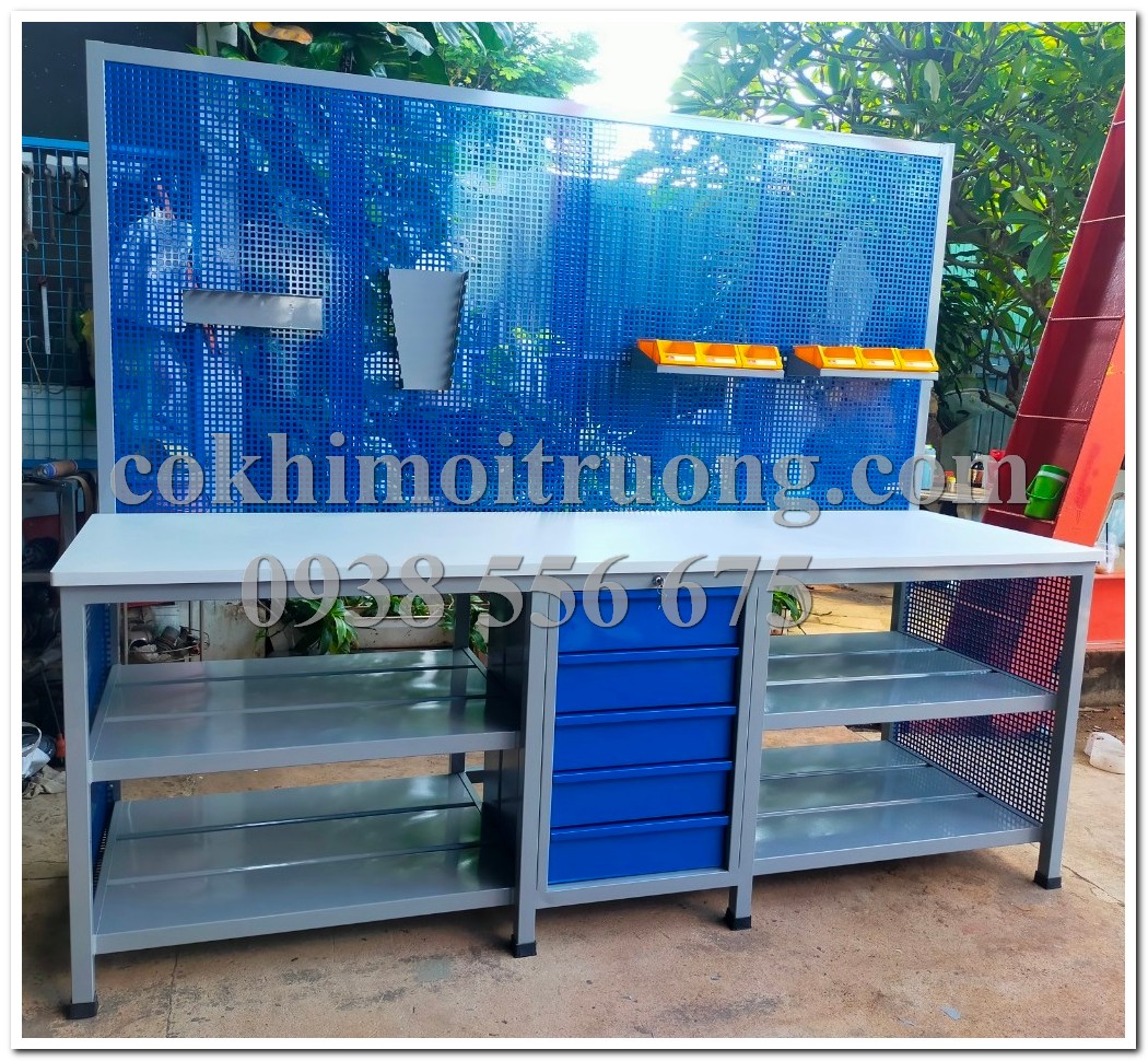 Tủ Dụng Cụ Kết Hợp Bàn Nguội – Giải Pháp 2 Trong 1 Cho Nhà Xưởng Hiện Đại